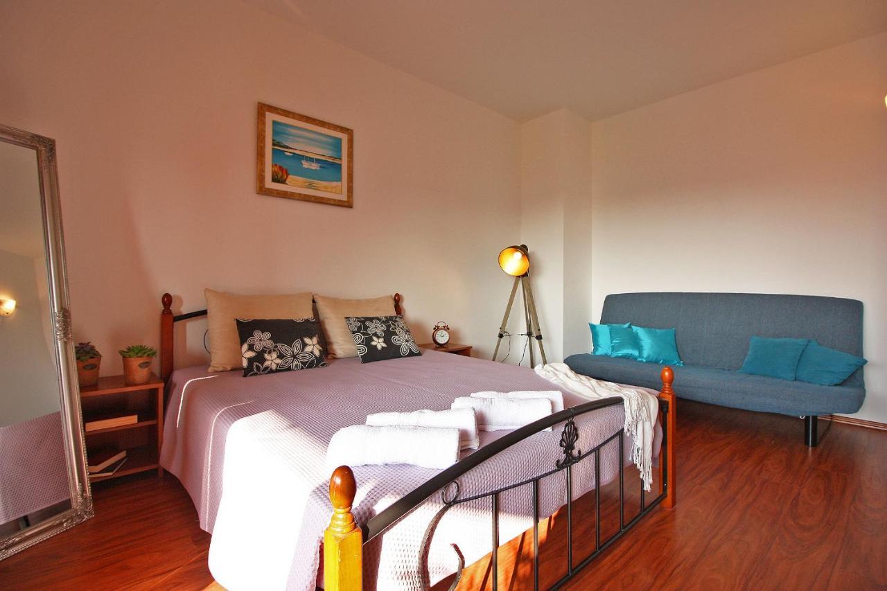 Brijunisol - 3 Apartments Top Position Near The Beautiful Beach Fazana Exterior photo